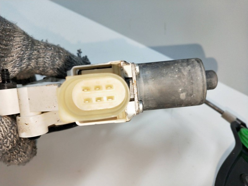 Recambio de elevalunas delantero derecho para bmw serie 1 berlina (e81/e87) 2.0 turbodiesel cat referencia OEM IAM 0130822227  3