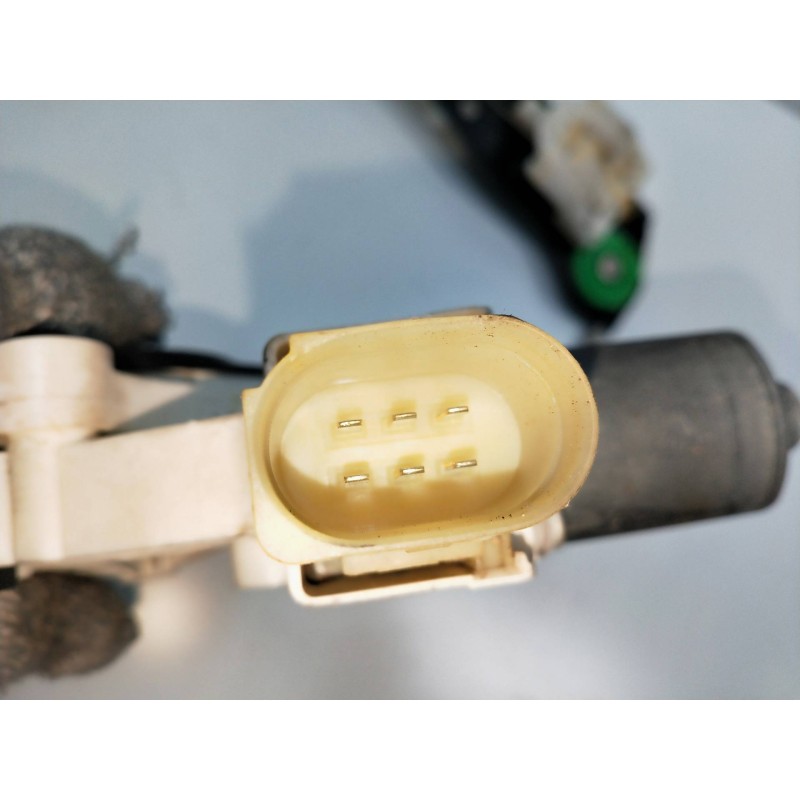 Recambio de elevalunas delantero izquierdo para bmw serie 1 berlina (e81/e87) 2.0 turbodiesel cat referencia OEM IAM 0130822226 