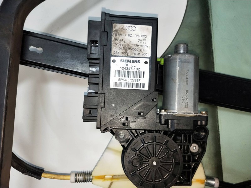 Recambio de elevalunas delantero derecho para audi a2 (8z) 1.4 tdi referencia OEM IAM 0130821765 8Z1959802 5P