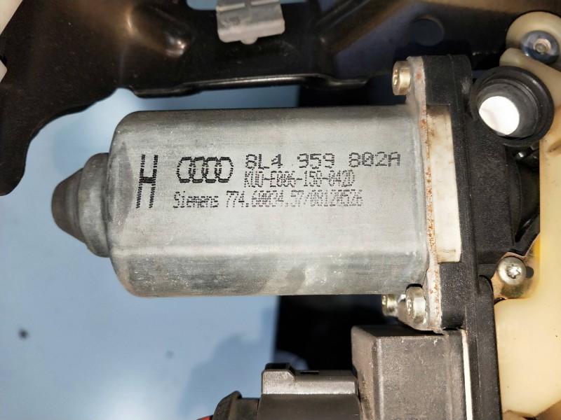 Recambio de elevalunas trasero derecho para audi a3 (8l) 1.9 tdi referencia OEM IAM 8L4959802A  5P