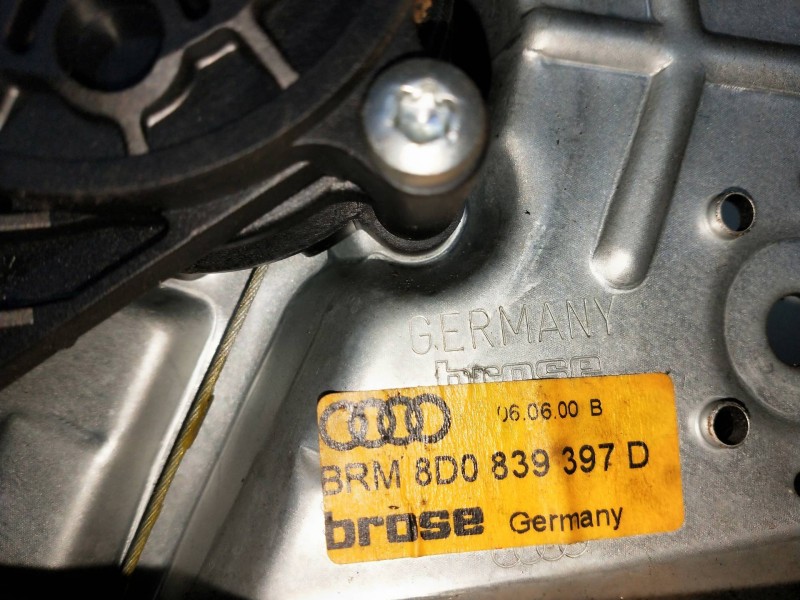 Recambio de elevalunas trasero izquierdo para audi s4 avant (b5) referencia OEM IAM 8D0959801G 8D0839397D 
