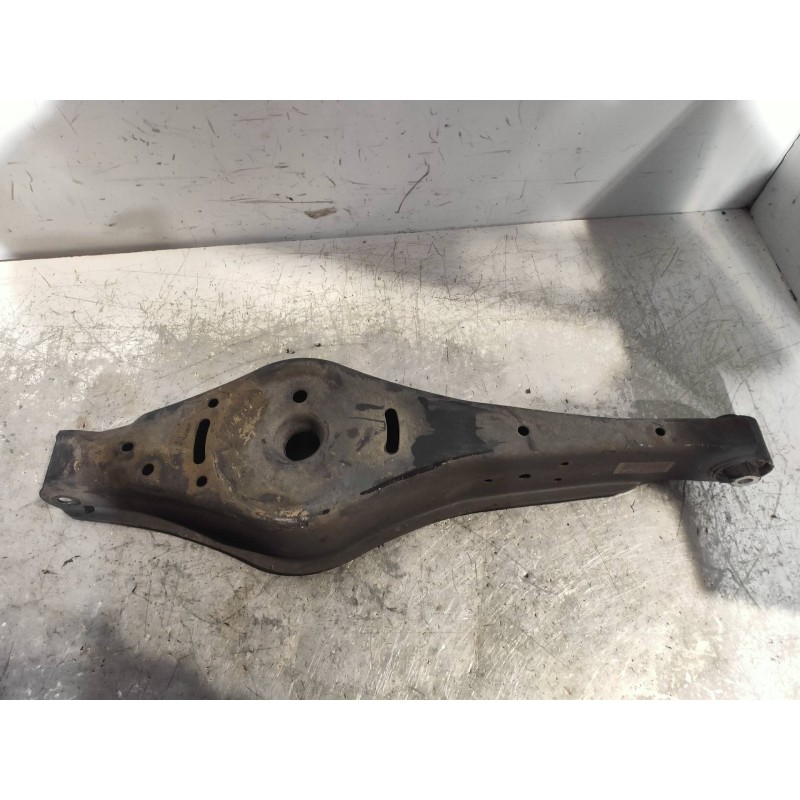 Recambio de brazo suspension superior trasero derecho para audi a3 (8p) 3.2 ambition quattro referencia OEM IAM   