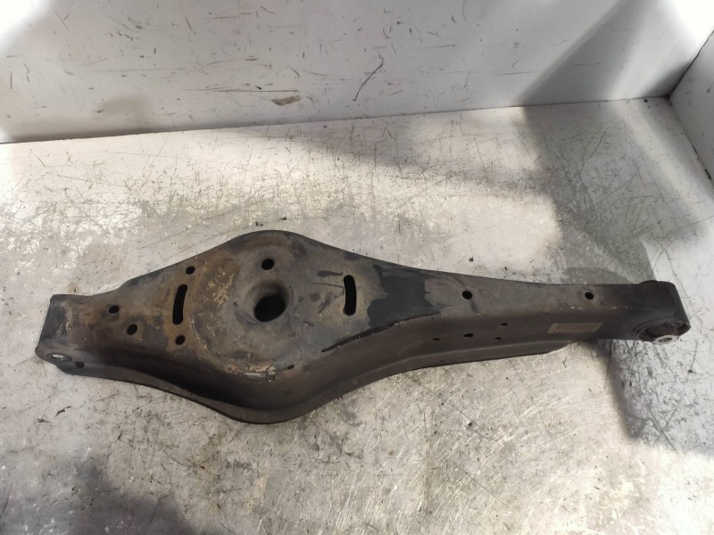 Recambio de brazo suspension superior trasero derecho para audi a3 (8p) 3.2 ambition quattro referencia OEM IAM   
