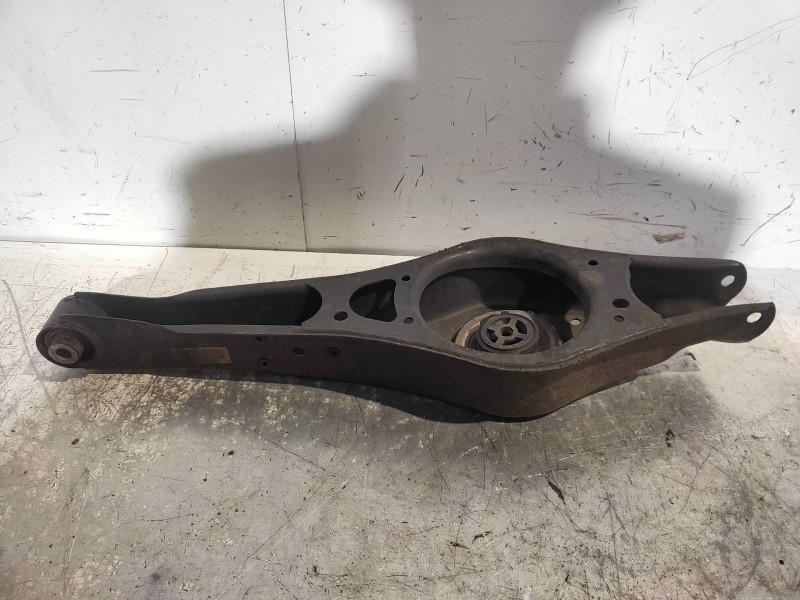 Recambio de brazo suspension superior trasero izquierdo para audi a3 (8p) 3.2 ambition quattro referencia OEM IAM   