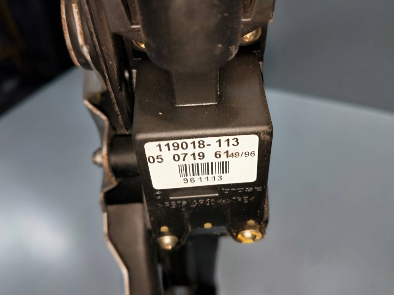 Recambio de elevalunas delantero derecho para audi a6 berlina (c4) (c4) referencia OEM IAM 4A0959802D 119018113  Recambio de elevalunas delantero derecho para audi a6 berlina (c4) (c4) referencia OEM IAM 4A0959802D 119018113