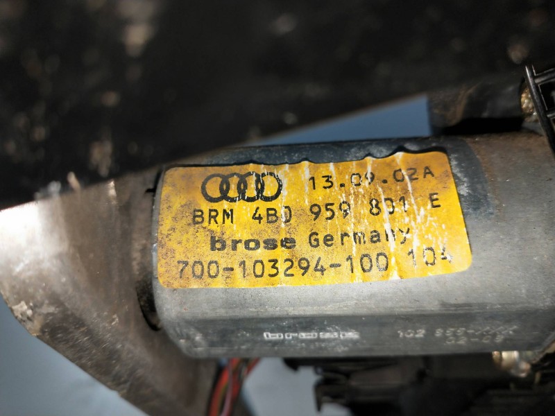 Recambio de elevalunas delantero izquierdo para audi allroad quattro (4b5) 2.5 tdi (132kw) referencia OEM IAM 4B0959801E  