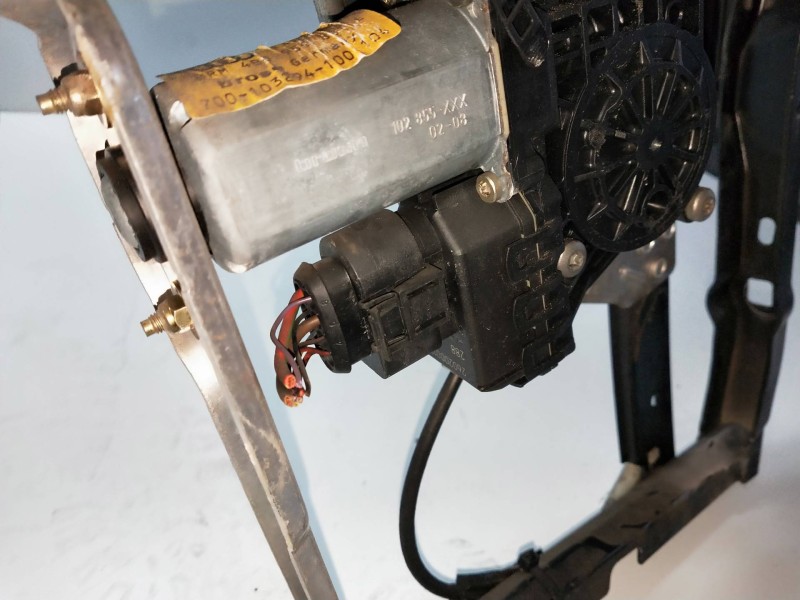 Recambio de elevalunas delantero izquierdo para audi allroad quattro (4b5) 2.5 tdi (132kw) referencia OEM IAM 4B0959801E  