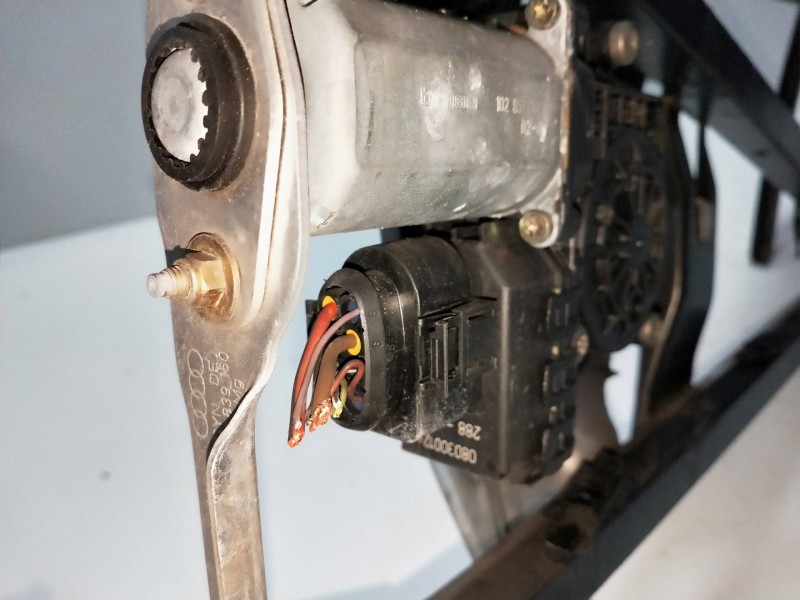 Recambio de elevalunas trasero derecho para audi allroad quattro (4b5) 2.5 tdi (132kw) referencia OEM IAM 4B0959802B  