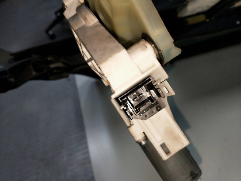 Recambio de elevalunas trasero izquierdo para audi a6 avant (4f2) 2.0 16v tdi referencia OEM IAM 8K0959811B  