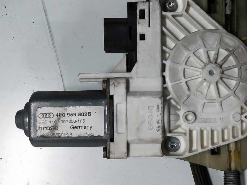 Recambio de elevalunas delantero derecho para audi a6 avant (4f5) referencia OEM IAM 4F0959802B 4F0837461A  Recambio de elevalunas delantero derecho para audi a6 avant (4f5) referencia OEM IAM 4F0959802B 4F0837461A