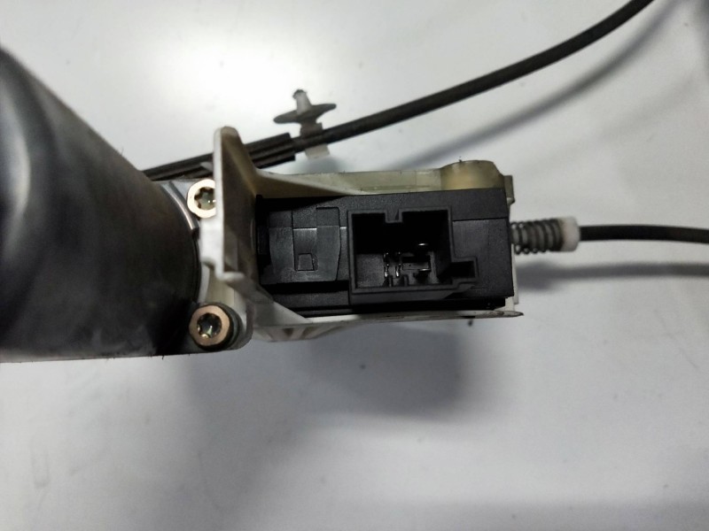 Recambio de elevalunas delantero derecho para audi a6 avant (4f5) referencia OEM IAM 4F0959802B 4F0837461A  Recambio de elevalunas delantero derecho para audi a6 avant (4f5) referencia OEM IAM 4F0959802B 4F0837461A