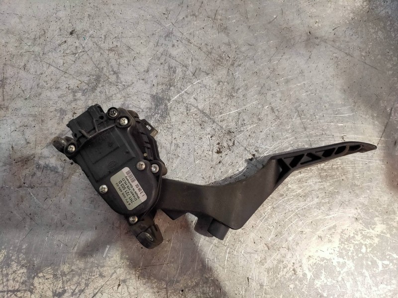 Recambio de potenciometro pedal para volkswagen t5 transporter/furgoneta caja cerrada, techo elevado referencia OEM IAM 7H172150