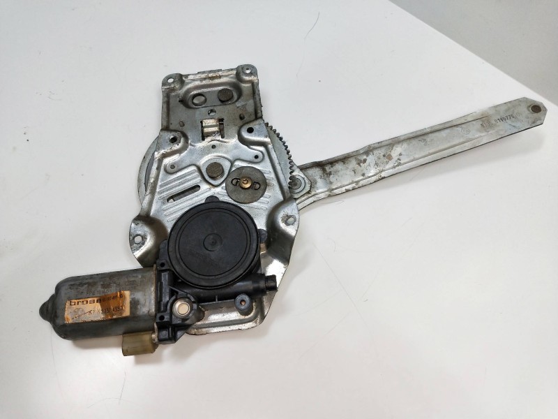 Recambio de elevalunas trasero derecho para bmw serie 3 berlina (e36) referencia OEM IAM 680187497000  