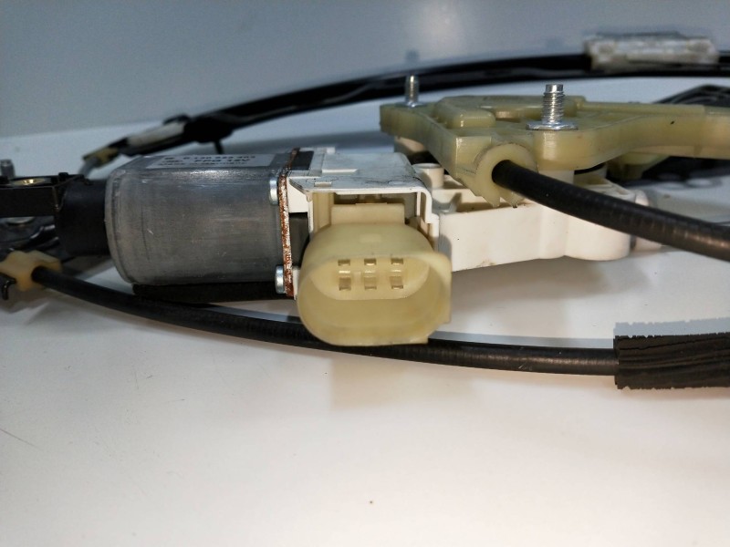 Recambio de elevalunas delantero derecho para bmw serie 3 coupe (e92) 325i referencia OEM IAM 0130822403  