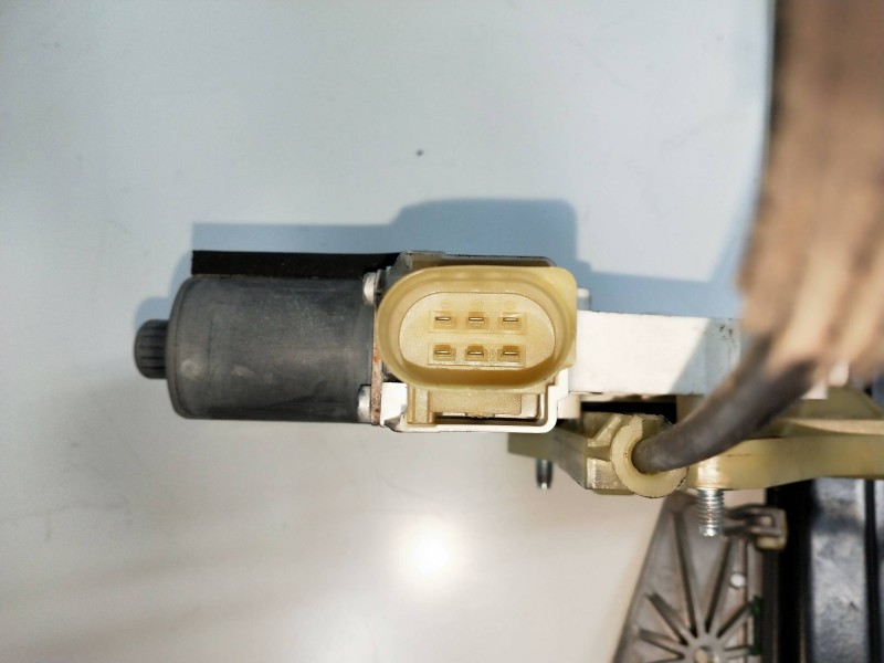 Recambio de elevalunas delantero izquierdo para bmw serie 3 coupe (e92) 320d referencia OEM IAM 0130822402  