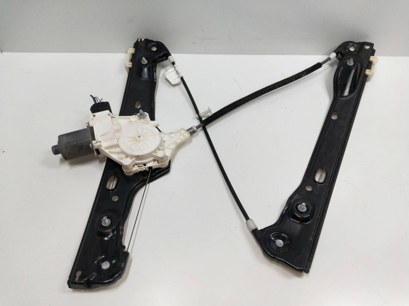 Recambio de elevalunas delantero derecho para bmw serie 3 touring (e91) 2.0 16v diesel referencia OEM IAM 0130822227  