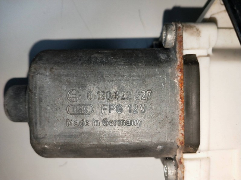 Recambio de elevalunas delantero derecho para bmw serie 3 touring (e91) 2.0 16v diesel referencia OEM IAM 0130822227  