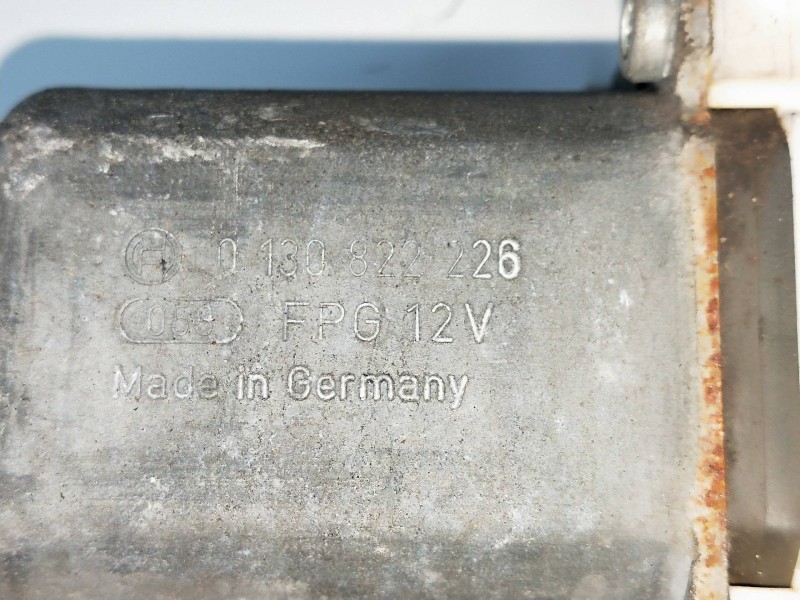 Recambio de elevalunas delantero izquierdo para bmw serie 3 touring (e91) 2.0 16v diesel referencia OEM IAM 0130822226  