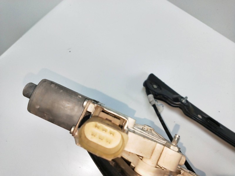 Recambio de elevalunas delantero izquierdo para bmw serie 3 berlina (e90) 318d referencia OEM IAM 0130822226  