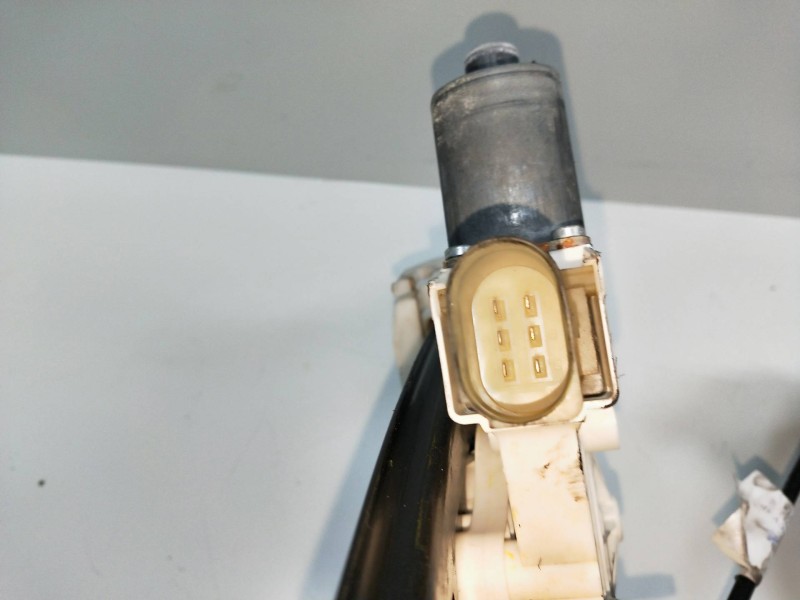 Recambio de elevalunas delantero izquierdo para bmw serie 3 berlina (e90) 320d referencia OEM IAM 0130822226  