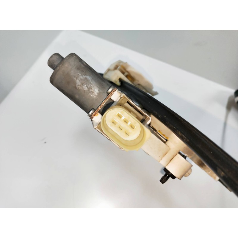 Recambio de elevalunas delantero derecho para bmw serie 3 berlina (e90) 2.0 16v diesel cat referencia OEM IAM 0130822227  