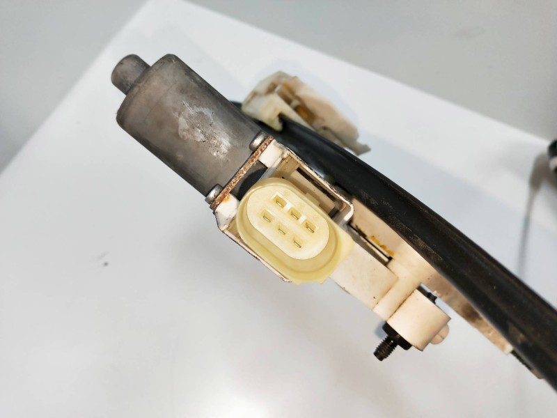 Recambio de elevalunas delantero derecho para bmw serie 3 berlina (e90) 2.0 16v diesel cat referencia OEM IAM 0130822227  