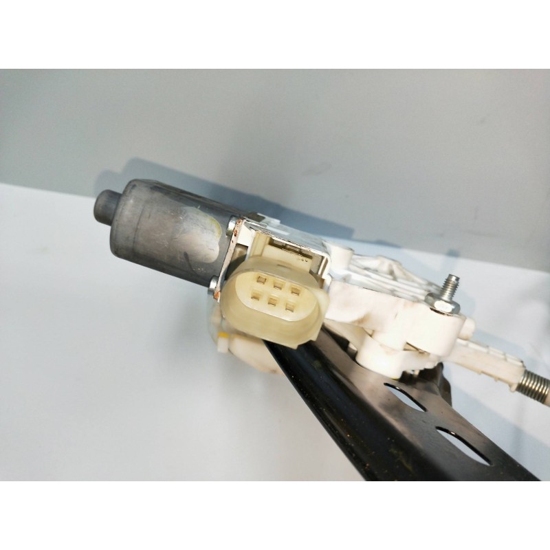 Recambio de elevalunas delantero izquierdo para bmw serie 3 berlina (e90) 2.0 16v diesel cat referencia OEM IAM 0130822226  