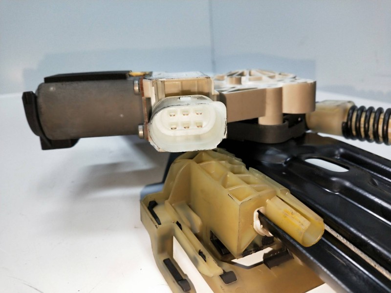 Recambio de elevalunas trasero izquierdo para bmw serie 5 lim. (f10) 520d referencia OEM IAM 72715639 72481710 