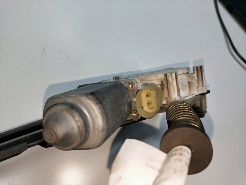 Recambio de elevalunas trasero izquierdo para bmw serie 5 touring (e39) 520d referencia OEM IAM 67628360512  