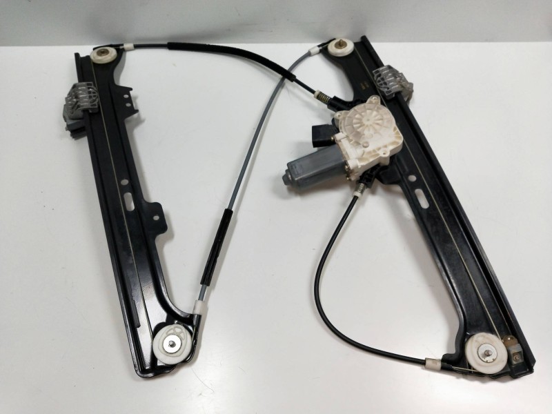 Recambio de elevalunas delantero derecho para bmw serie 5 berlina (e60) referencia OEM IAM 6922268  