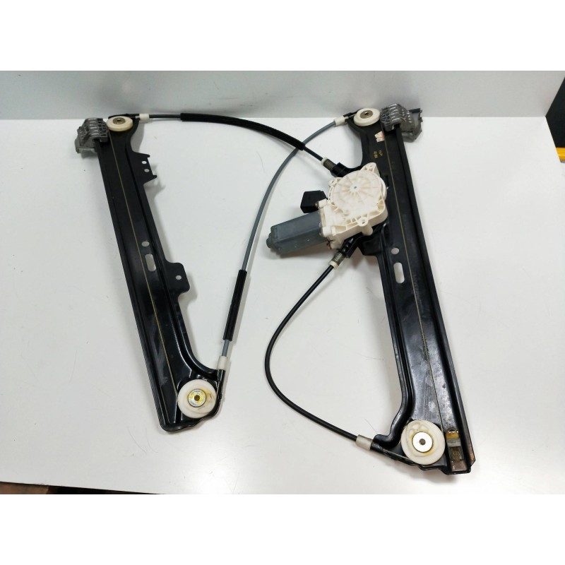 Recambio de elevalunas delantero derecho para bmw serie 5 berlina (e60) 3.0 turbodiesel cat referencia OEM IAM 6922268  