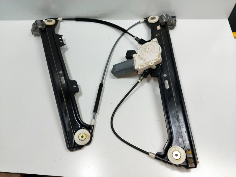 Recambio de elevalunas delantero derecho para bmw serie 5 berlina (e60) 3.0 turbodiesel cat referencia OEM IAM 6922268  