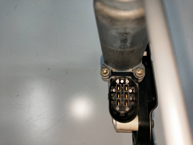 Recambio de elevalunas delantero derecho para bmw serie 5 berlina (e60) 3.0 turbodiesel cat referencia OEM IAM 6922268  