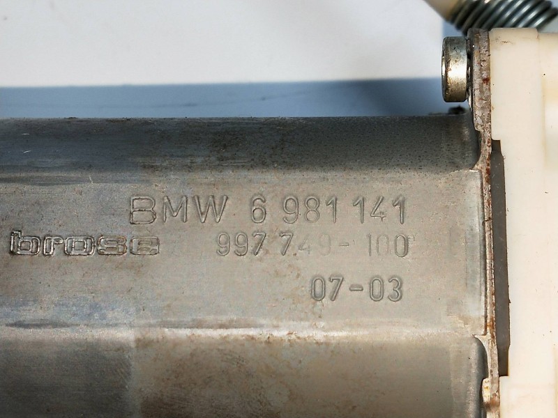 Recambio de elevalunas delantero izquierdo para bmw serie 5 berlina (e60) 2.0 16v diesel referencia OEM IAM 6981141  