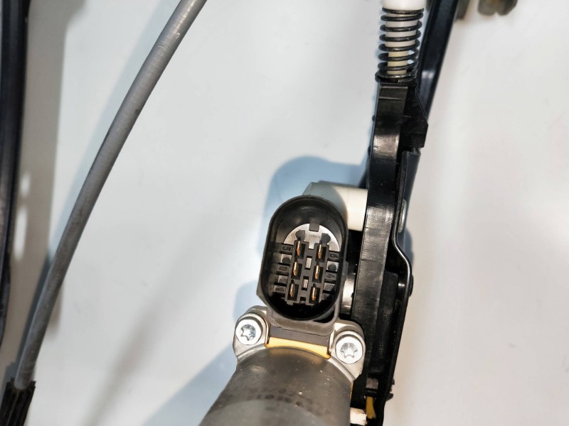 Recambio de elevalunas delantero izquierdo para bmw serie 5 berlina (e60) referencia OEM IAM 6922267  