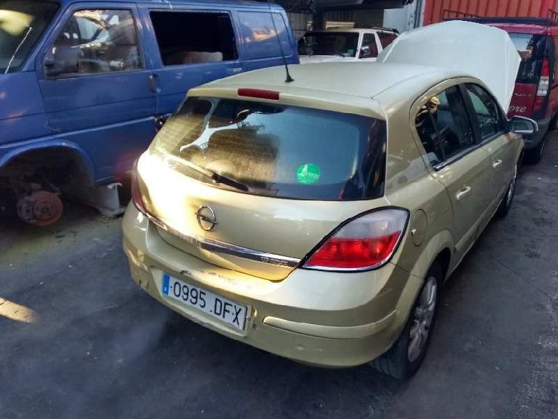 opel astra h berlina del año 2005