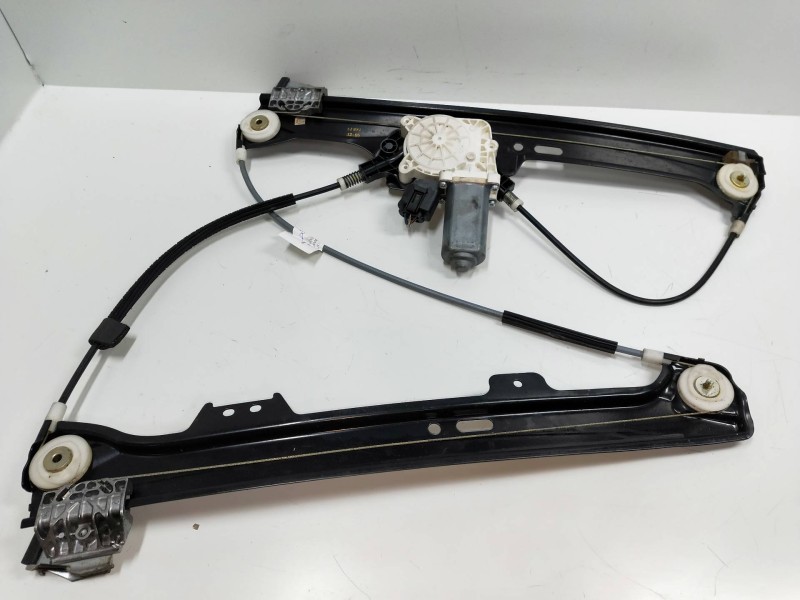 Recambio de elevalunas delantero derecho para bmw serie 5 touring (e61) 525d referencia OEM IAM 6922268  