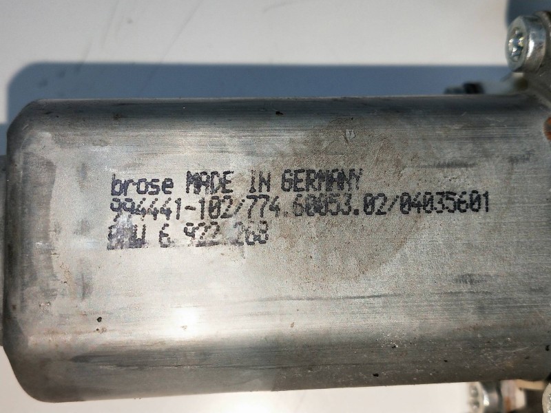 Recambio de elevalunas delantero derecho para bmw serie 5 touring (e61) 525d referencia OEM IAM 6922268  