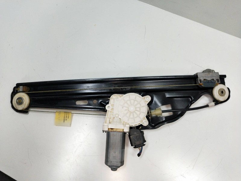 Recambio de elevalunas trasero derecho para bmw serie 5 touring (e61) 525d referencia OEM IAM 6922320  