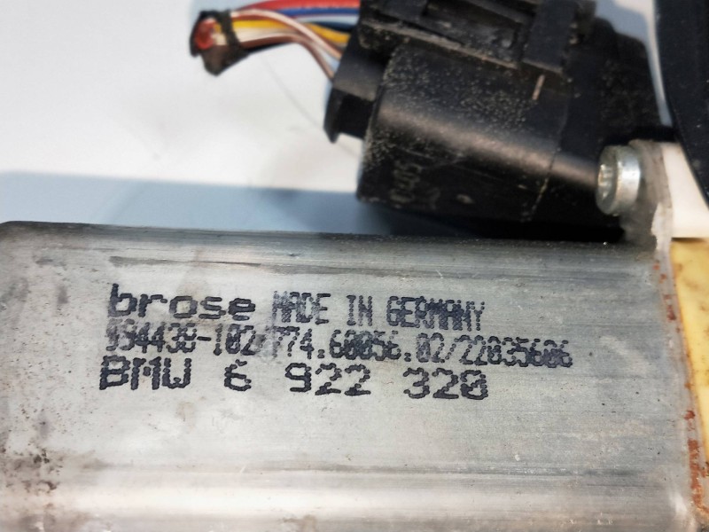 Recambio de elevalunas trasero derecho para bmw serie 5 touring (e61) 525d referencia OEM IAM 6922320  