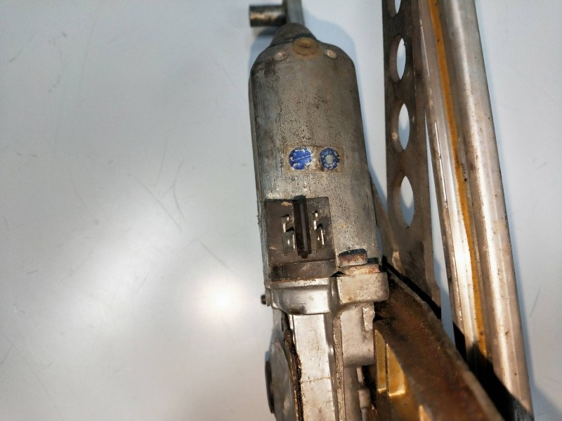 Recambio de elevalunas trasero derecho para bmw serie 7 (e32) referencia OEM IAM 68023596 0130821033 