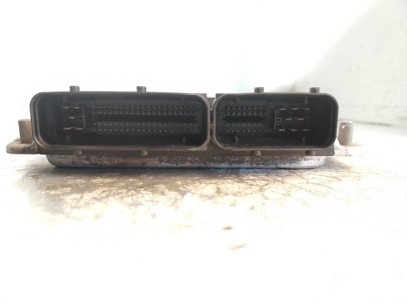 Recambio de centralita motor uce para volkswagen golf iv berlina (1j1) conceptline referencia OEM IAM 0281010650 038906012FA 28S