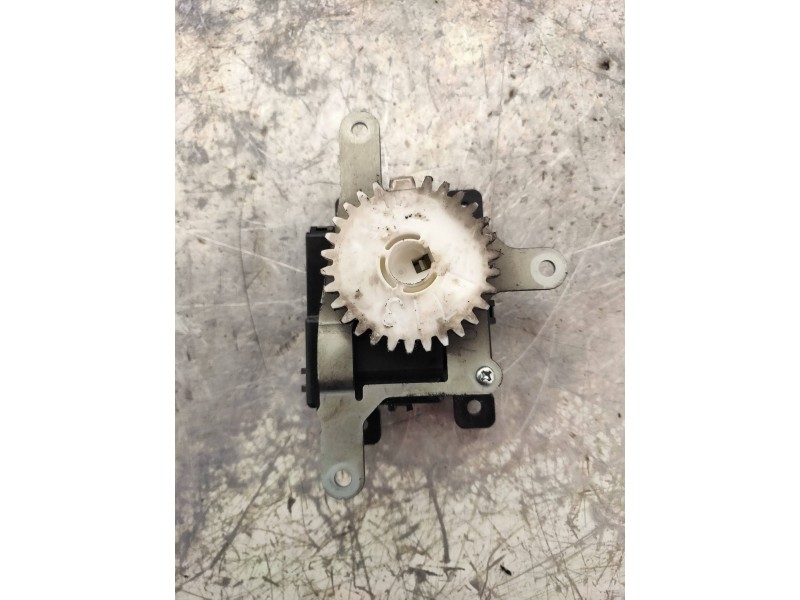 Recambio de motor apertura trampillas climatizador para toyota rav 4 (a3) executive referencia OEM IAM 0638000920  