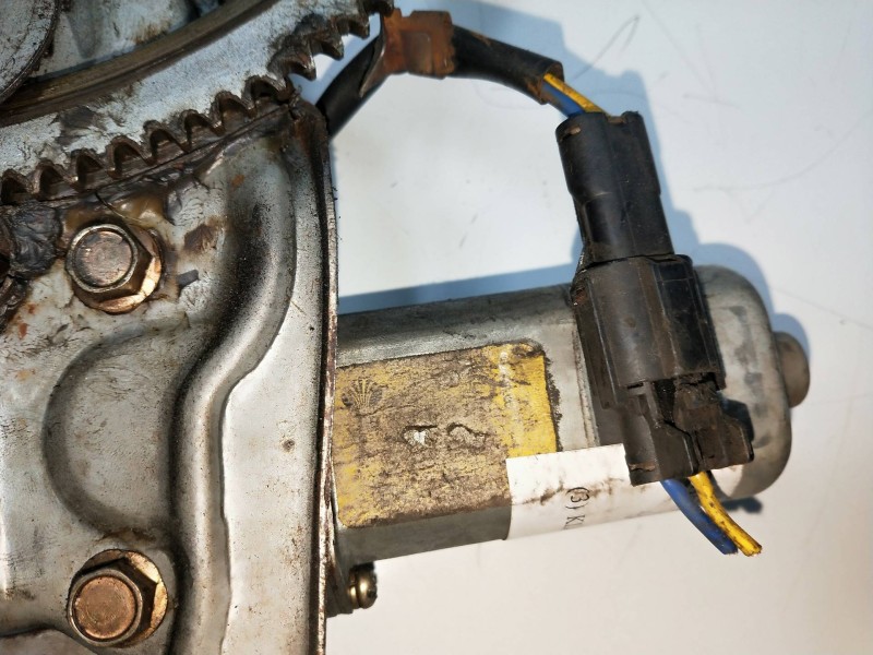 Recambio de elevalunas delantero izquierdo para daewoo nexia 1.5 16v cat referencia OEM IAM   3P