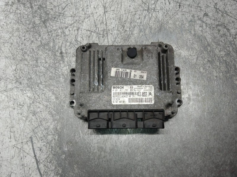 Recambio de centralita motor uce para peugeot 206 berlina x-line referencia OEM IAM 0281011783 9656709780 EDC16C34