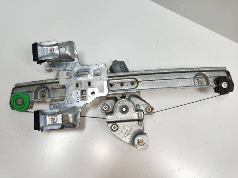 Recambio de elevalunas trasero izquierdo para chrysler 300 c 3.5 referencia OEM IAM 994666100 7746002825 4P