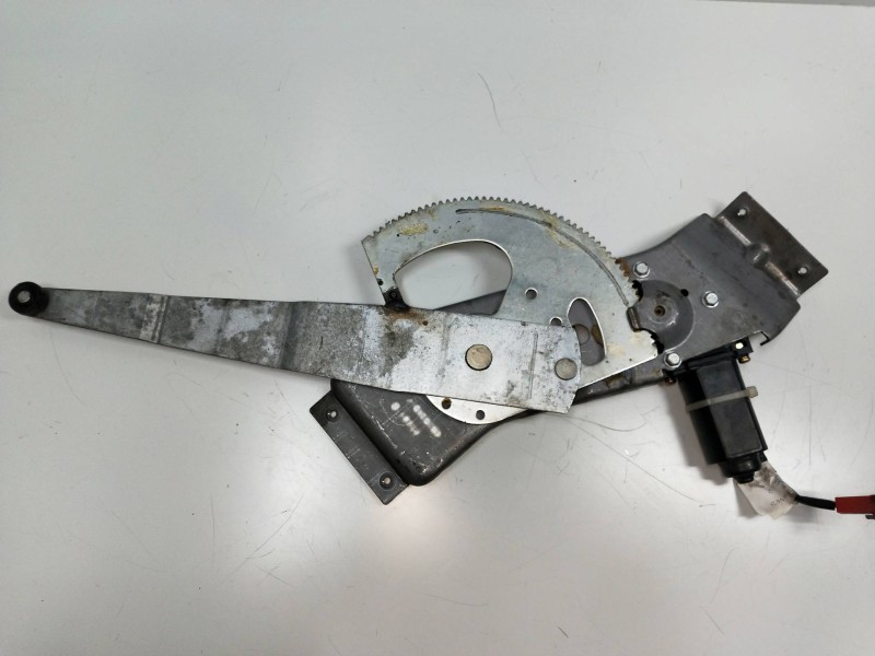 Recambio de elevalunas delantero izquierdo para chrysler le baron 3.0 cat referencia OEM IAM 4658345 1065517 LEBARON