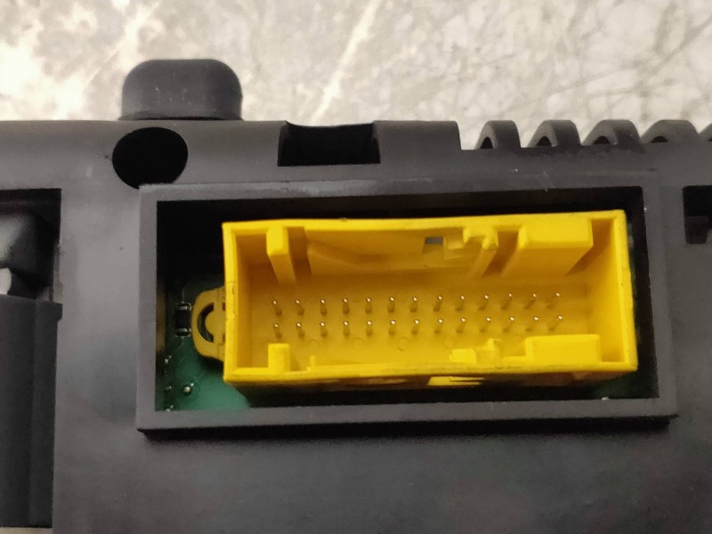 Recambio de cuadro instrumentos para lancia phedra (180) 2.2 jtd 16v emblema referencia OEM IAM 9643753080 1495744080 