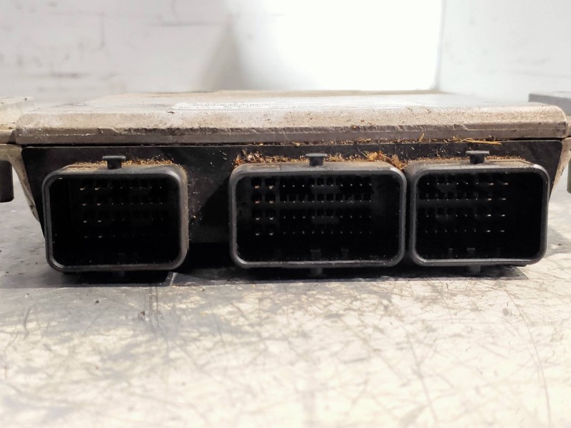 Recambio de centralita motor uce para lancia phedra (180) 2.2 jtd 16v emblema referencia OEM IAM 0281011133 9647474680 964093818