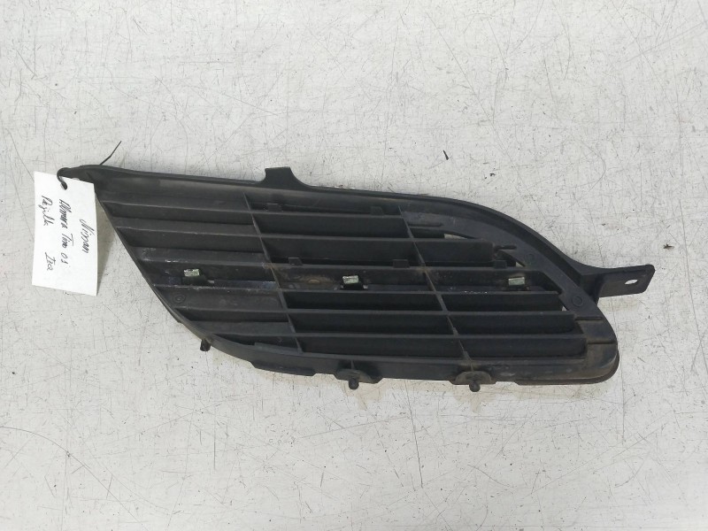Recambio de rejilla delantera para nissan almera tino (v10m) 2.2 16v turbodiesel cat referencia OEM IAM   